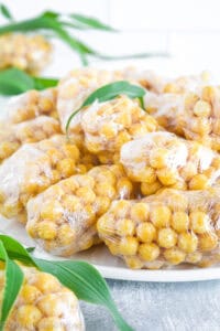 The combination of light puffed corn and sweet caramel is just perfect.