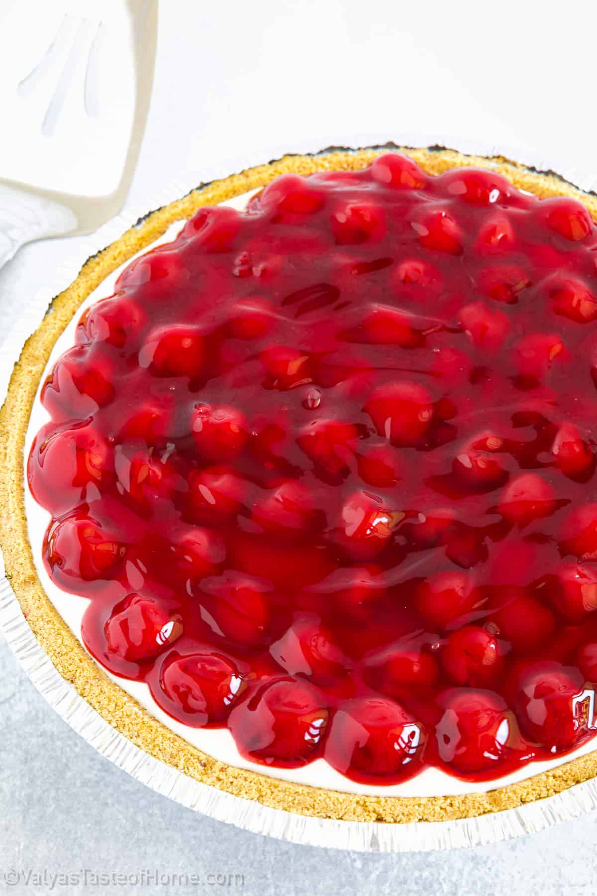 Whether you’re hosting a fancy dinner party or a casual get-together, this cheesecake pie is a crowd-pleaser that will leave everyone satisfied and craving for more!