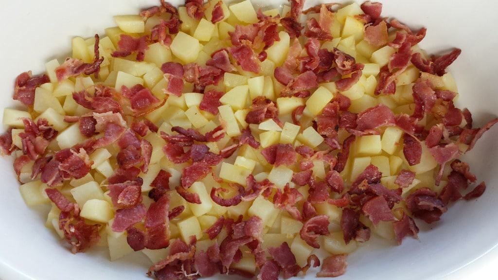 Potatoes-Bacon-Eggs Breakfast Omelet