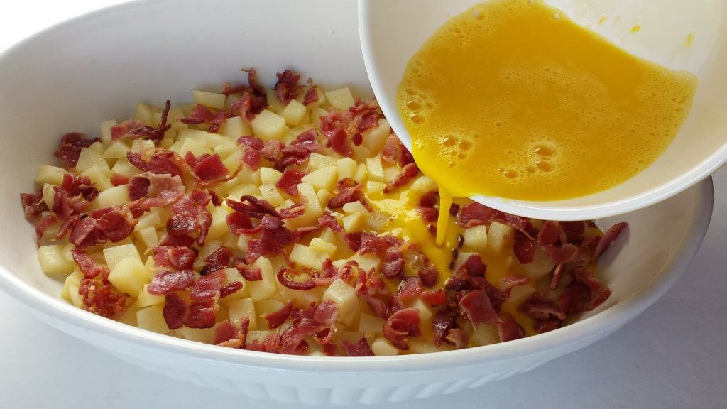 Potatoes-Bacon-Eggs Breakfast Omelet