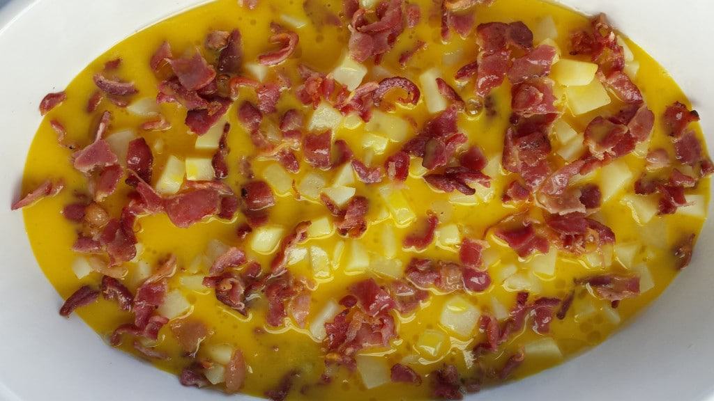 Potatoes-Bacon-Eggs Breakfast Omelet
