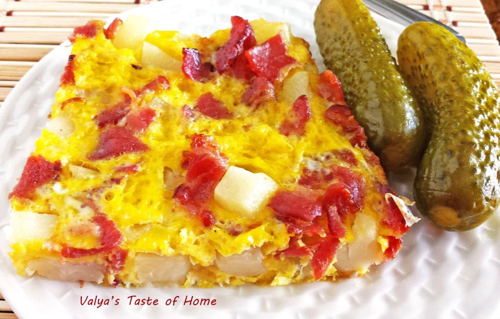 Potatoes-Bacon-Eggs Breakfast Omelet