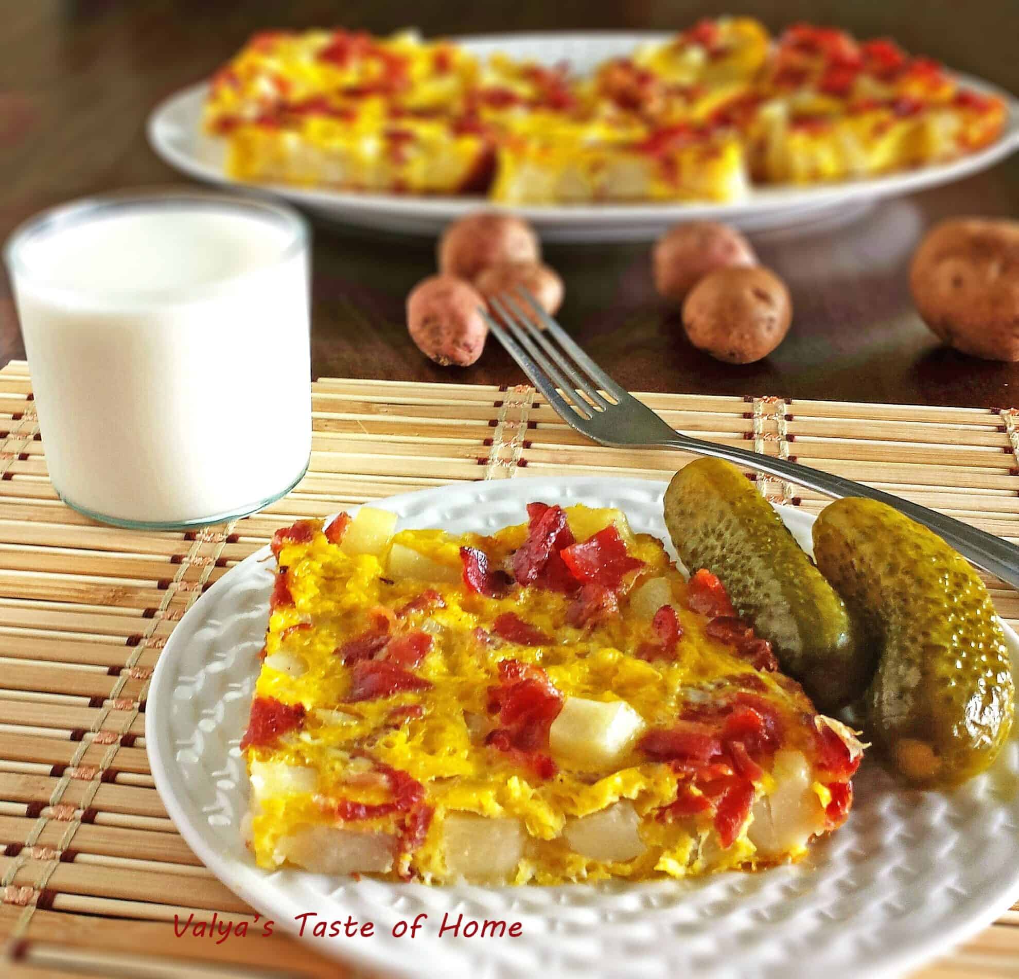 Potatoes-Bacon-Eggs Breakfast Omlet