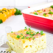 This omelet for breakfast is a classic that brings together the simple but flavorful ingredients of eggs, bacon, and potatoes.