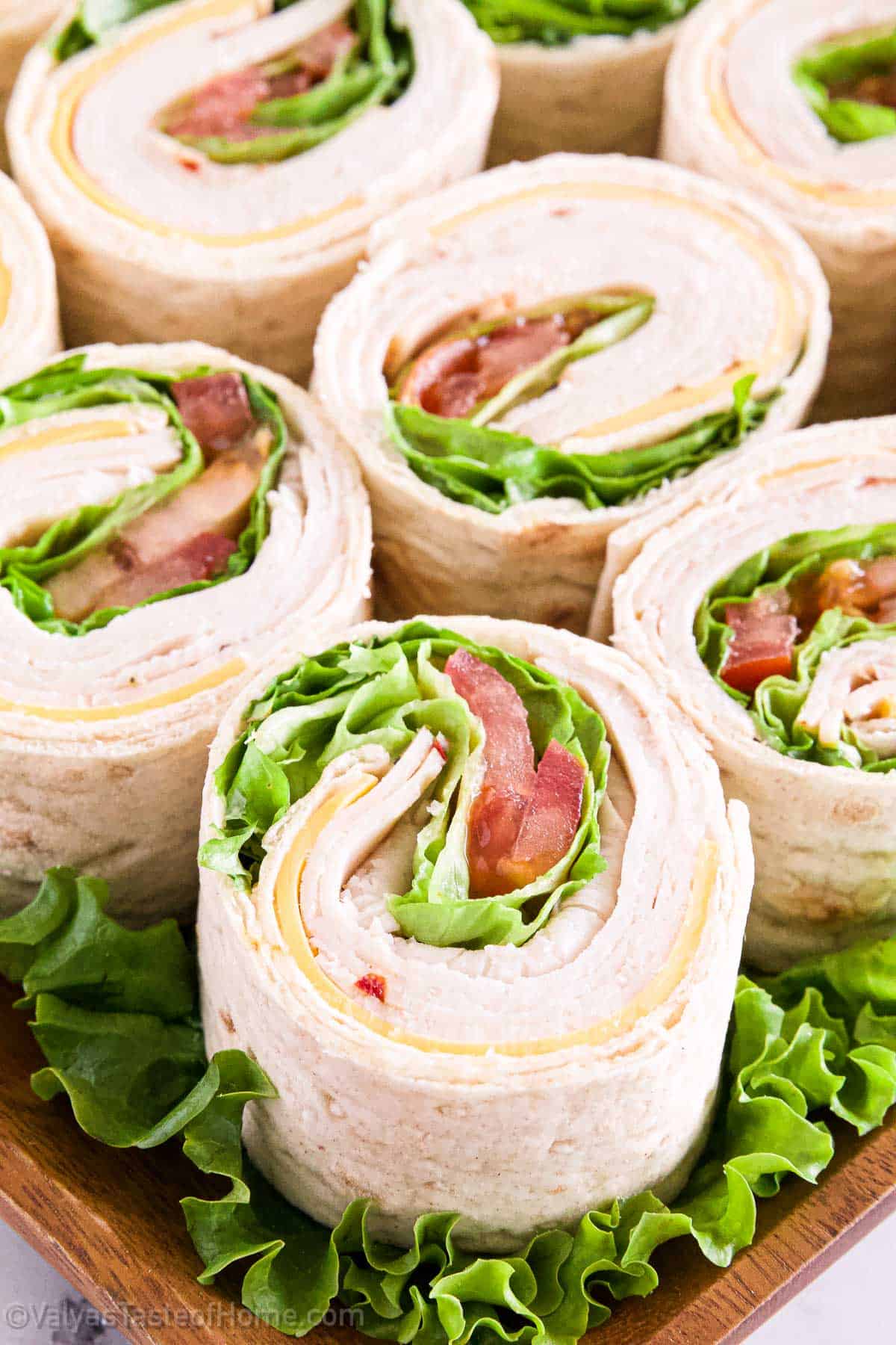 These Turkey Pinwheel Appetizers are great, and healthy snacks loaded with vitamins, protein, fiber, and low in fat. Plus, it’s a chance to get some veggies in, such as green leaf lettuce and tomato.