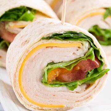 These Turkey Pinwheel Appetizers are great, and healthy snacks loaded with vitamins, protein, fiber, and low in fat. Plus, it’s a chance to get some veggies in, such as green leaf lettuce and tomato.