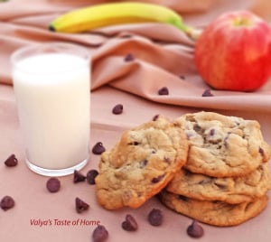 Soft and Chewy Chocolate Chip Cookies