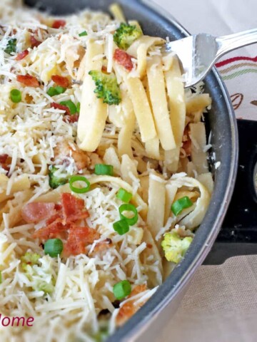 Fettuccini Chicken Alfredo with Broccoli