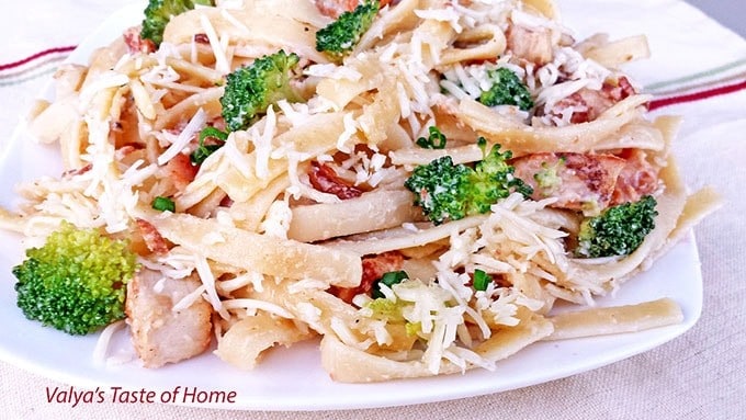 Fettuccine Chicken Alfredo with Broccoli