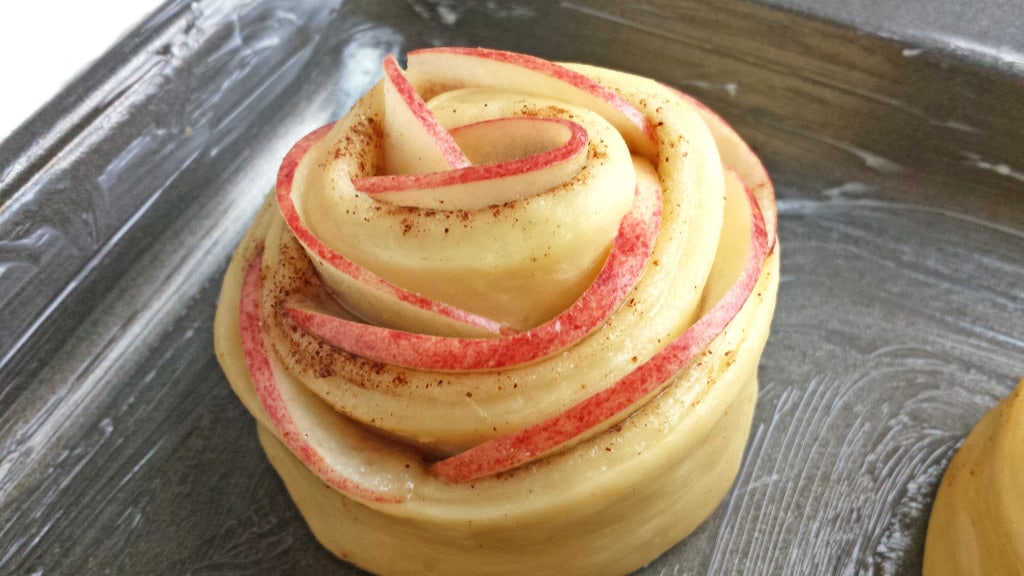 Cinnamon Rolls with Apples and Cream Cheese Frosting