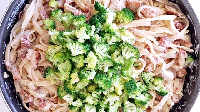Fettuccine Chicken Alfredo with Broccoli