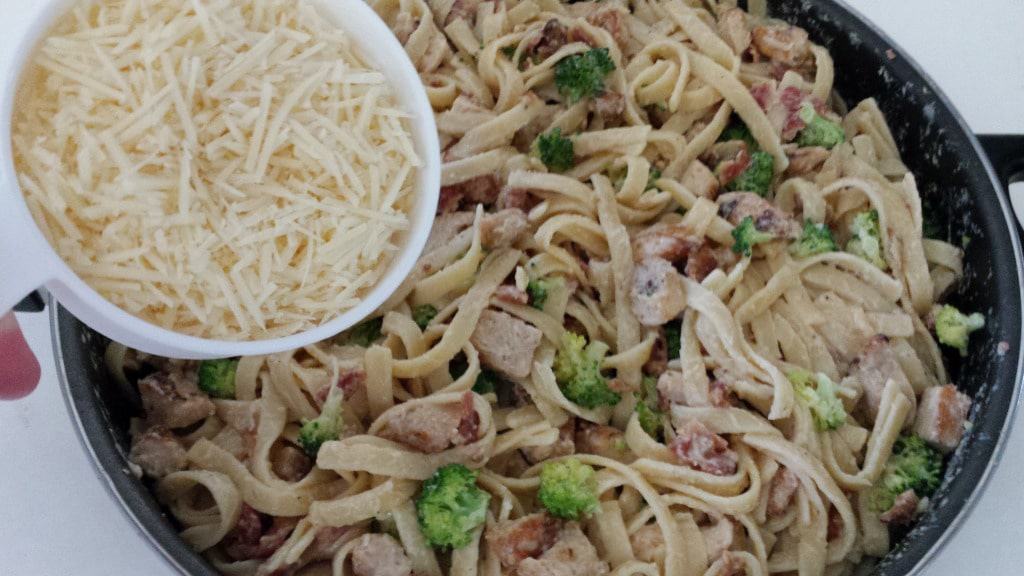 Fettuccini Chicken Alfredo with Broccoli 