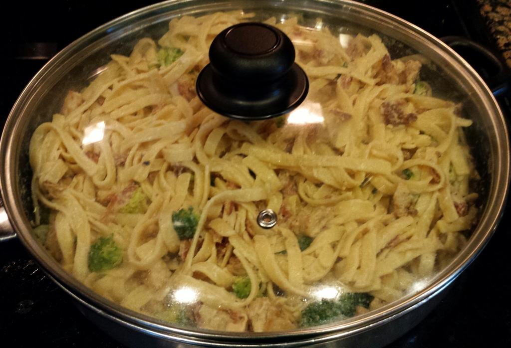 Fettuccini Chicken Alfredo with Broccoli 