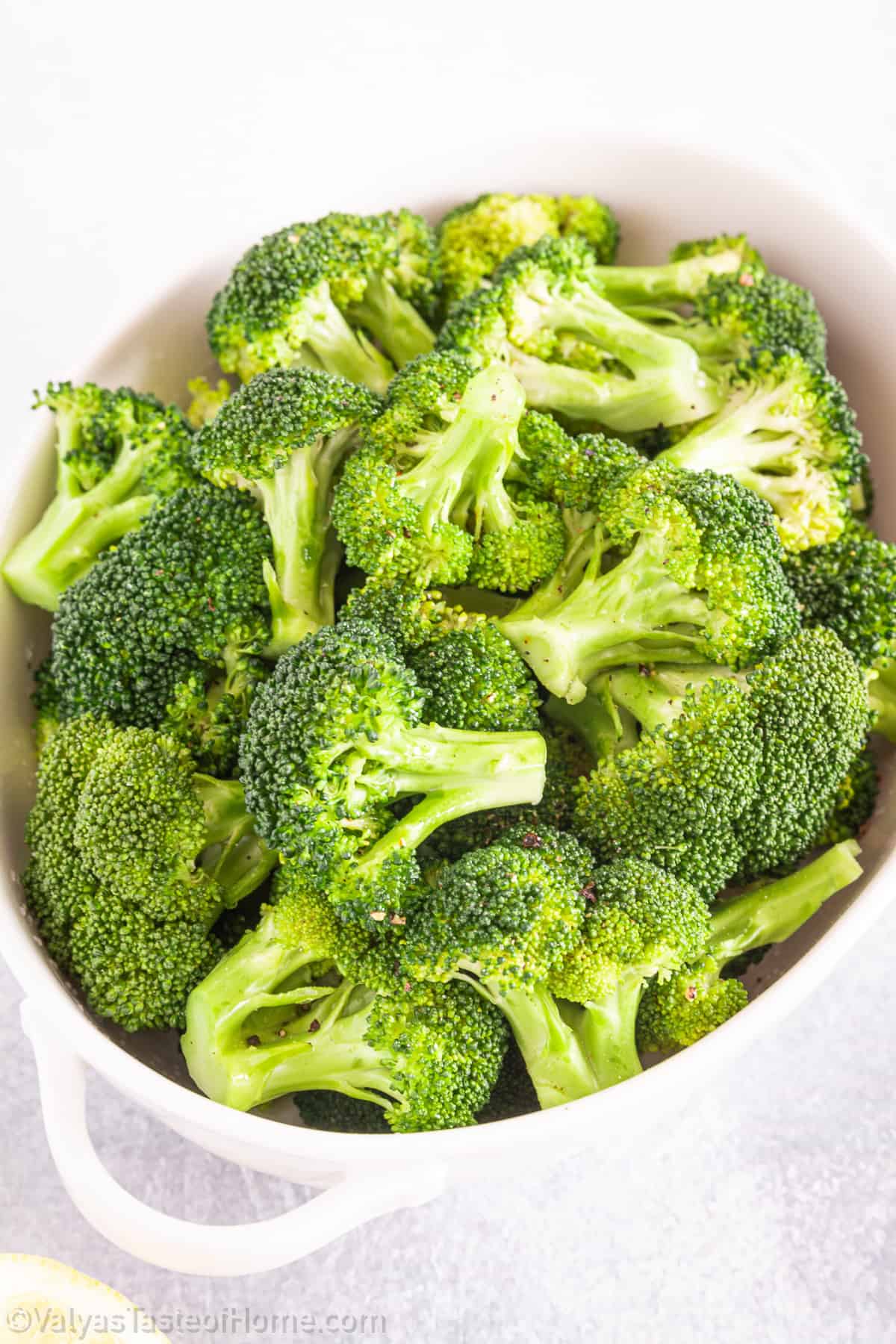 Steamed broccoli is a simple, wholesome dish that can be effortlessly made at home. It is a versatile side dish that pairs well with a variety of proteins like chicken and cheese.