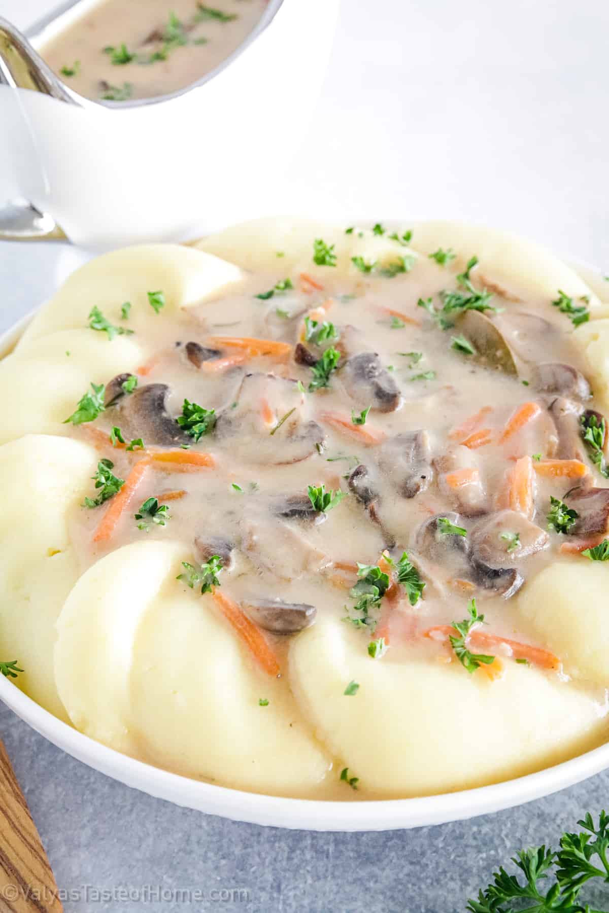 This mushroom gravy recipe can be made in various ways depending on the desired consistency and taste. 