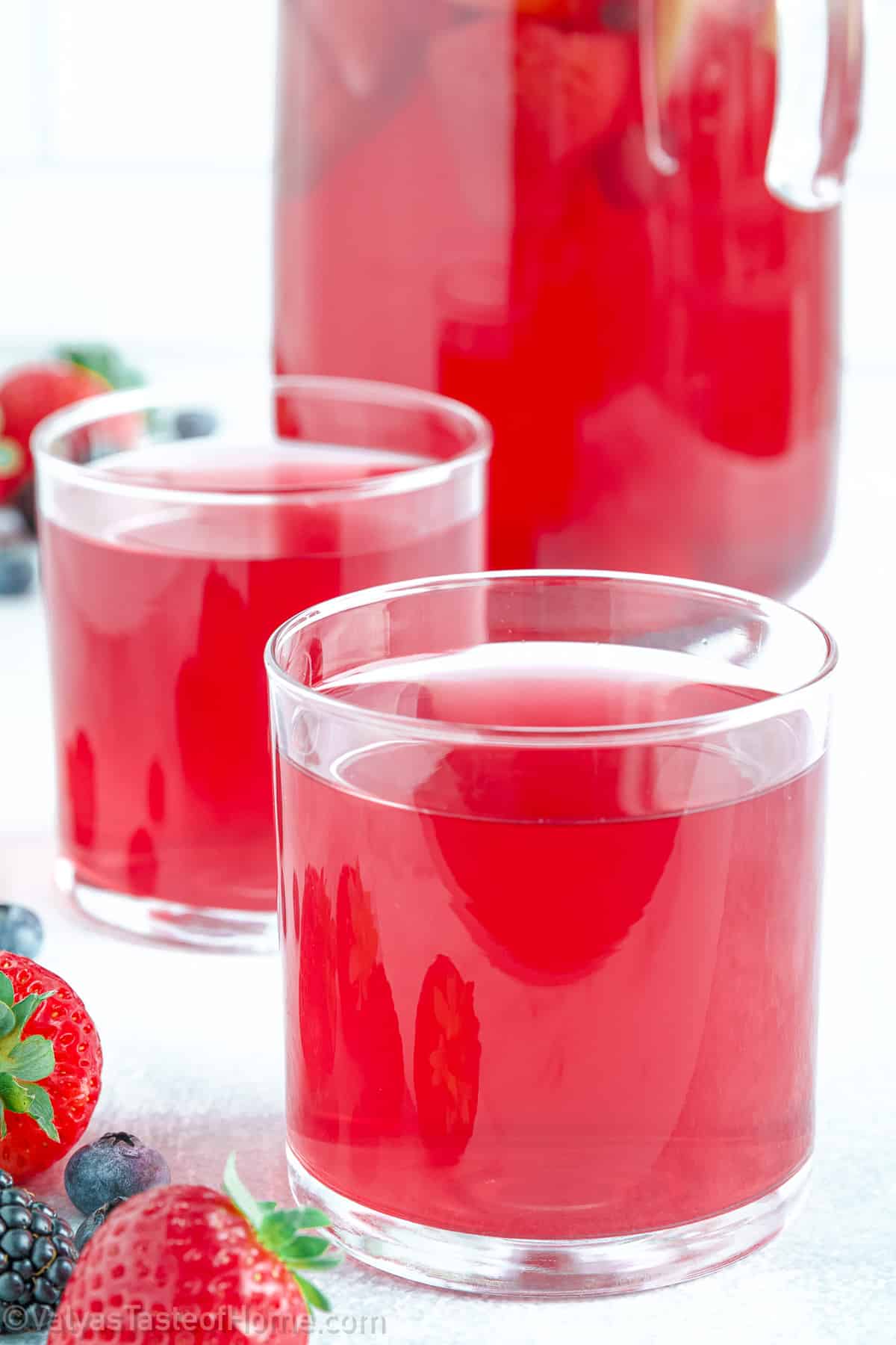 Kompot is a traditional Eastern European fruit drink that every Ukrainian and Russian family makes at home using a combination of simmered fruits. 