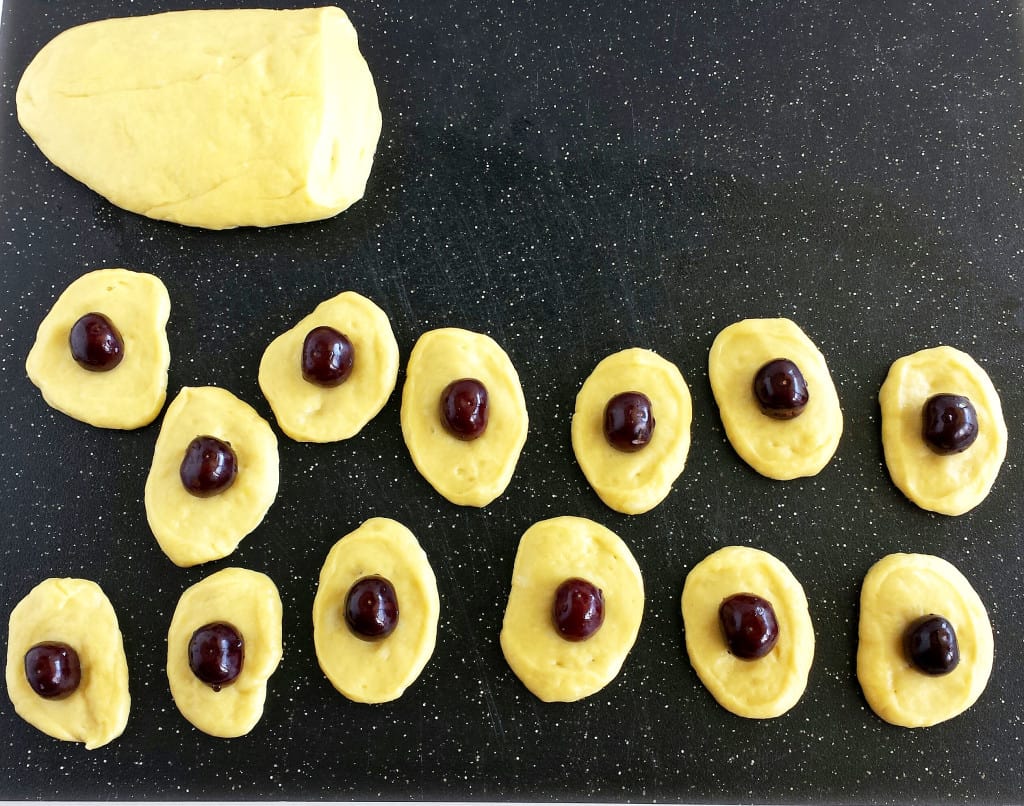 Sweet Buns with Fresh Cherry Filling (Piroshki)