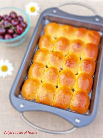 Sweet Buns with Fresh Cherry Filling (Piroshki)