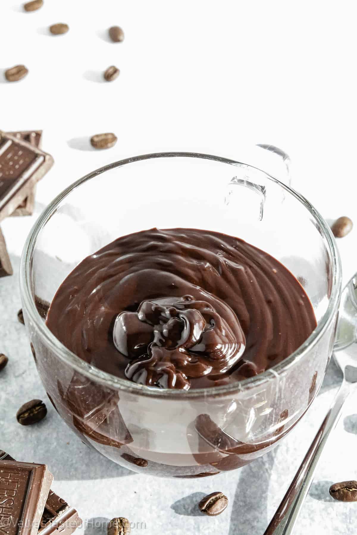 Chocolate ganache is an incredibly versatile ingredient that you can use to top or fill cakes, cupcakes, pastries, and many other desserts.