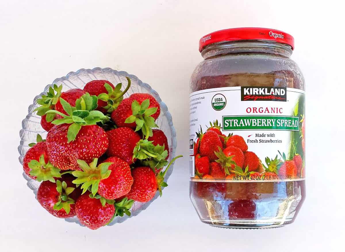 Strawberries have a sweet and slightly tart flavor profile, with a delicate and fruity aroma.