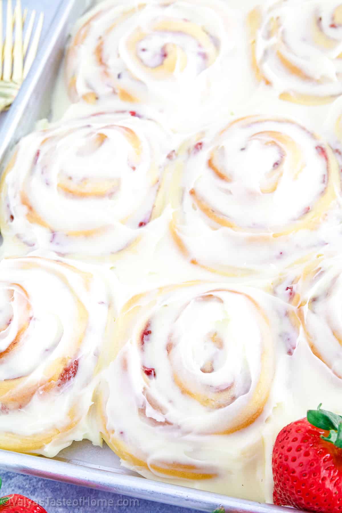 This recipe is perfect for anyone who loves the sweet and tangy flavor of fresh strawberries paired with warm, gooey cinnamon rolls.