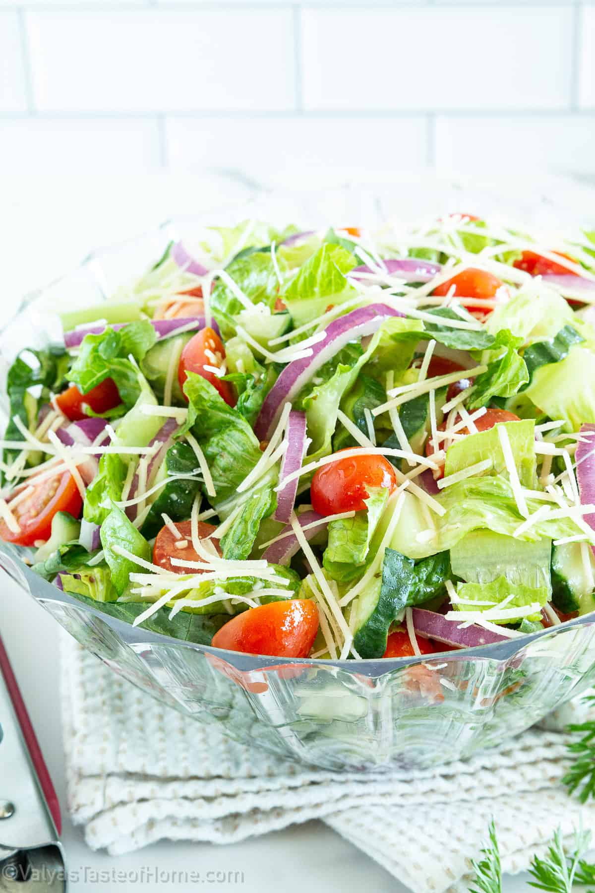 With the wide variety of rich flavored dishes, this salad is very refreshing and offsets some of the flavors.