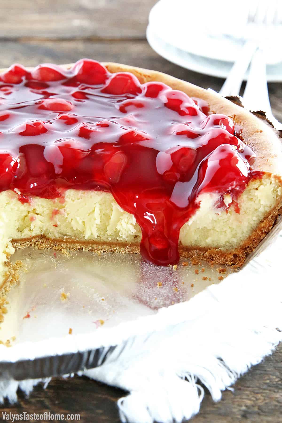 This Cherry Cheesecake is so easy to make and has a delicious original flavor that is hard to beat. It’s very smooth and creamy. A bit on the sweet side, but the slightly sour cherry topping perfectly complements that sweetness that is irresistible.