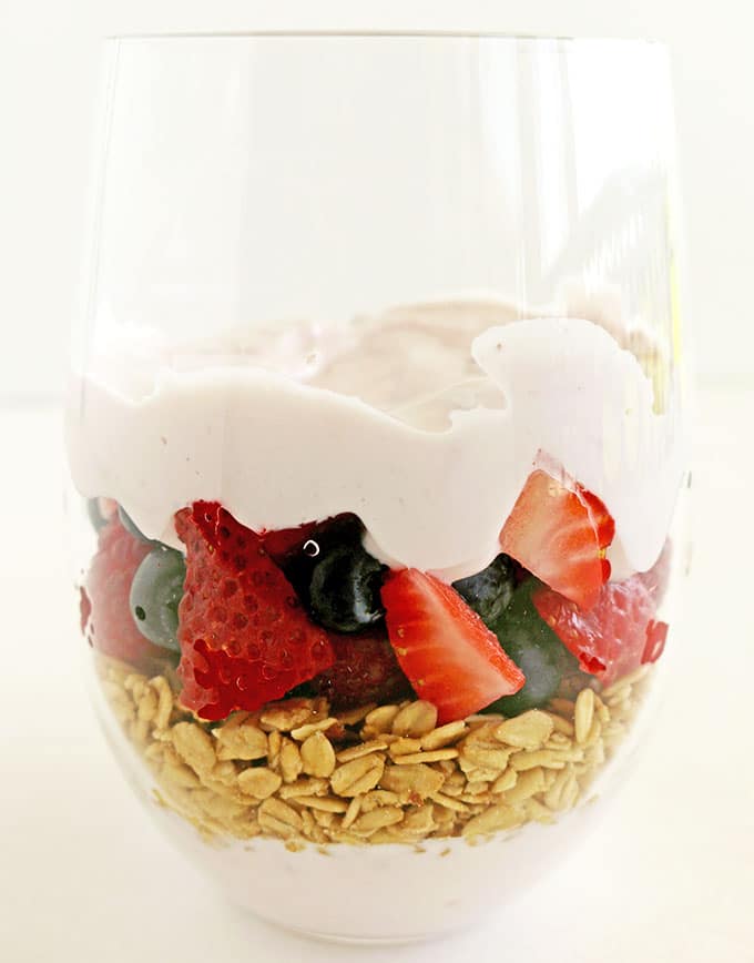 Berry Greek Yogurt Granola Parfait