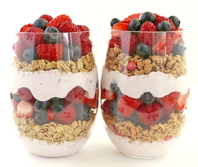 Berry Greek Yogurt Granola Parfait