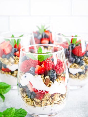 This yogurt granola parfait recipe is a quick, tasty, and satisfying meal with a balanced mix of carbs, protein, and fats.