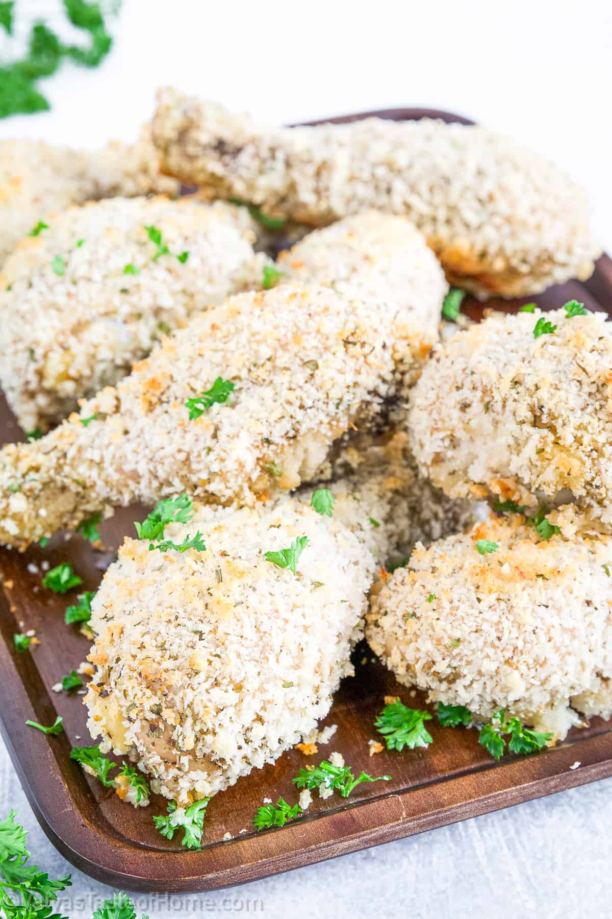 f you're looking for a meal that's a guaranteed hit with the kids and easy to prep ahead, this baked breaded chicken drumsticks recipe is your answer. 