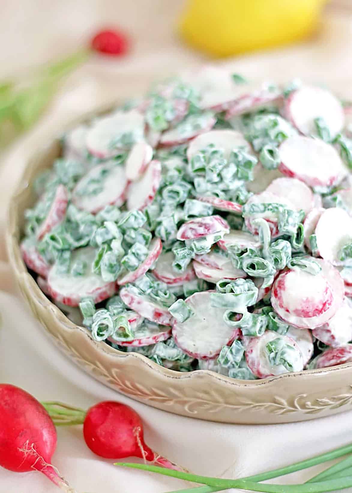 This radish salad with yogurt dressing is a recipe that perfectly combines convenience, simplicity, and incredible flavor. 