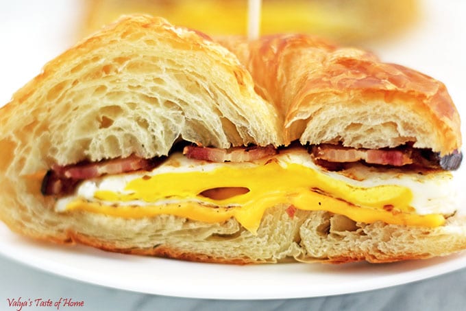 Simple Breakfast Croissan'wich