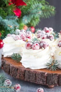 You can make these Meringue Fruit Baskets any size, shape (circular or square), and decorate in endless ways.