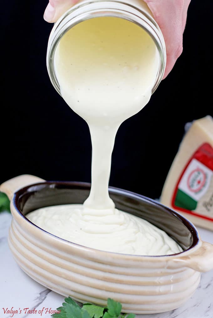 Homemade Creamy Alfredo Sauce Recipe