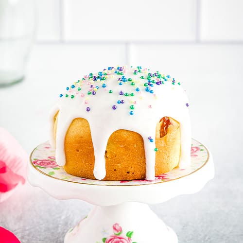 Classic Ukrainian Paska Easter Bread (Cupcake-Sized Paska!)