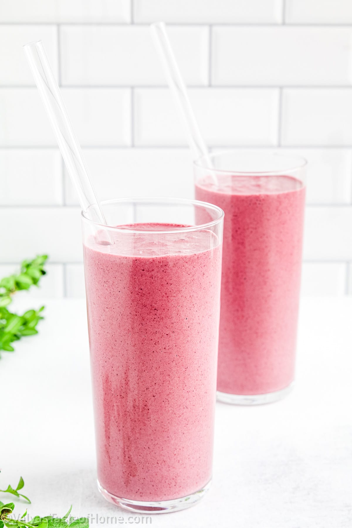 This berry smoothie recipe is a refreshing and healthy option that you can easily prepare at home.