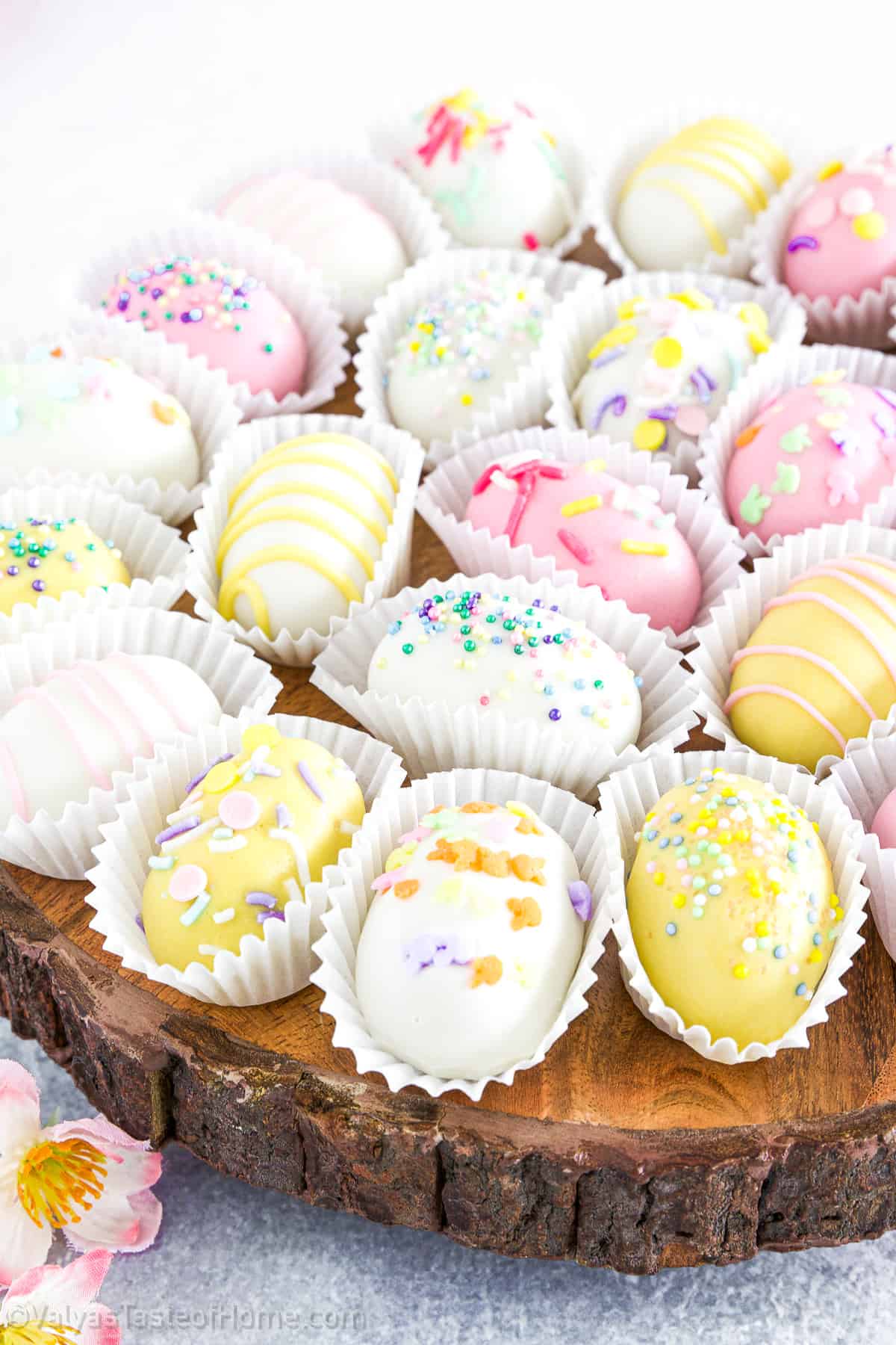 These Easter Egg Oreo Truffles are not only absolutely adorable and worthy of a holiday, but they're also quick and easy to make!