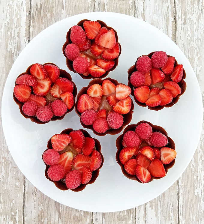 Dry your berries well with a kitchen towel or let them air dry so that the excess moisture doesn’t ruin the chocolate.