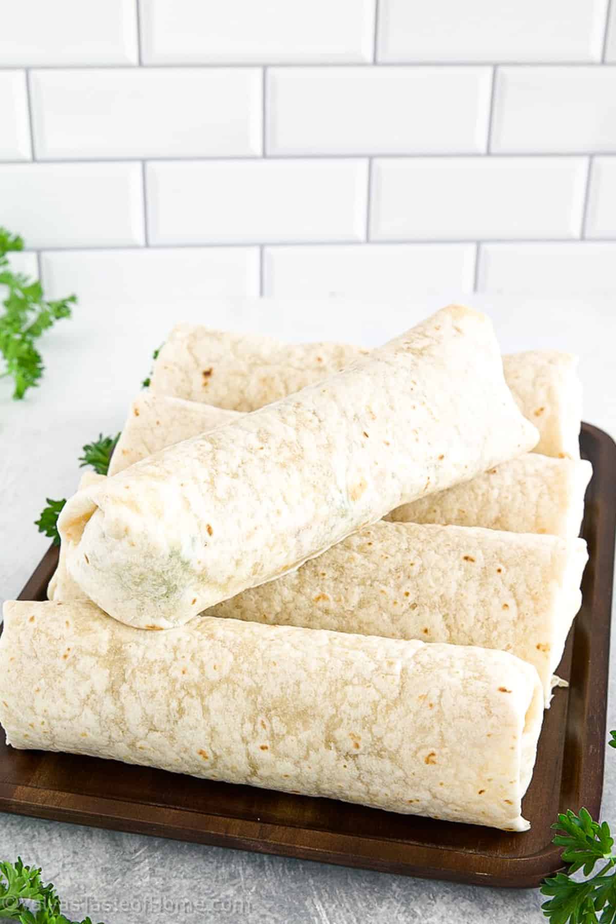 Caesar Salad Wraps are a delicious and convenient way to enjoy the classic Caesar salad. These wraps are made with a variety of ingredients, including lettuce, tomatoes, Parmesan cheese, and Caesar dressing.