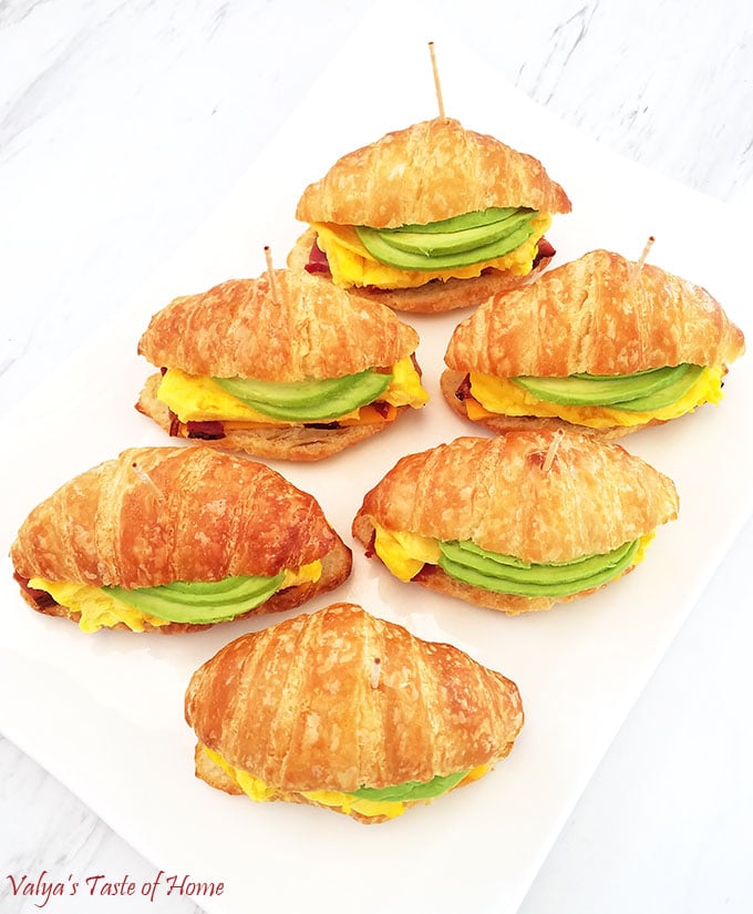 avocado, bacon, Breakfast, crossan’wich with cheese, crossandwich, easy breakfast, eggs, food, kids approved breakfast, kids love it, make ahead breakfast, recipe, Scrambled Eggs and Avocado, so good, The Best Breakfast Crossan’wich with Bacon
