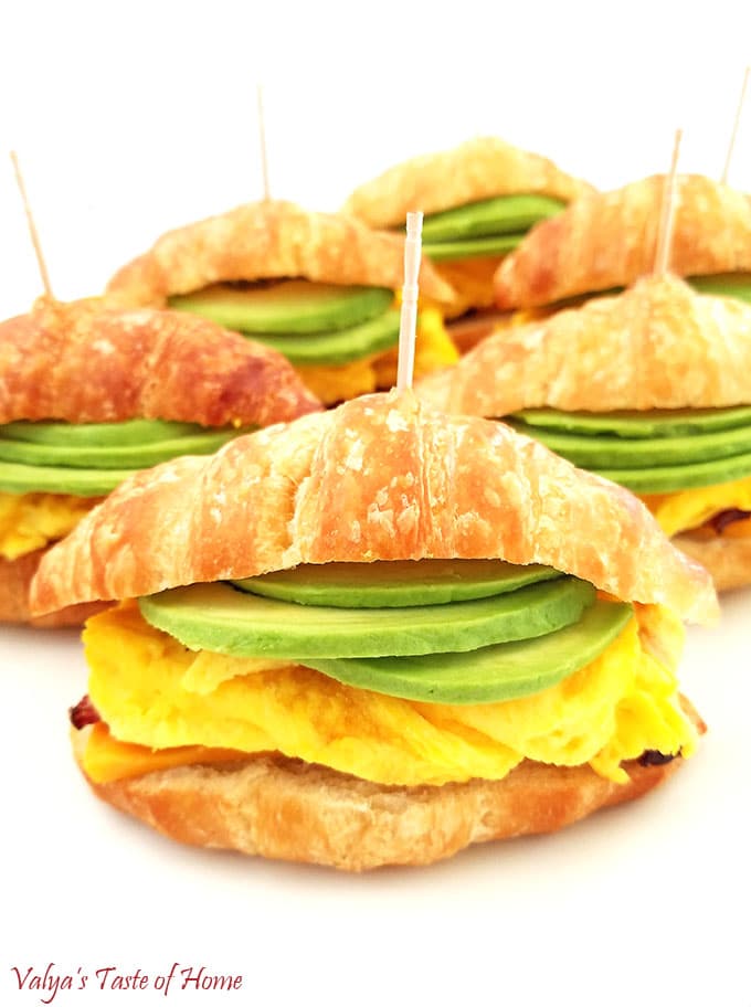 avocado, bacon, Breakfast, crossan’wich with cheese, crossandwich, easy breakfast, eggs, food, kids approved breakfast, kids love it, make ahead breakfast, recipe, Scrambled Eggs and Avocado, so good, The Best Breakfast Crossan’wich with Bacon