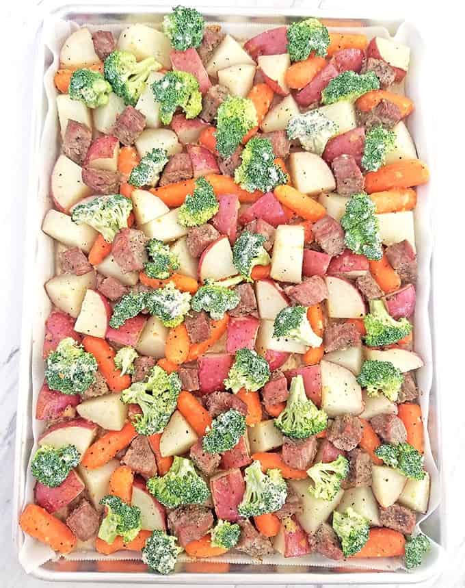 One-Pan Roasted Beef and Vegetables Recipe, beef, broccoli, comfort dinner, dinner, easy dinner, family dinner, filling and satisfying, kids approved, meat and vegetable one pan dinner, one sheet dinner, one-pan meal, organic baby carrots, organic vegetables, red potatoes, roasted beef, so good