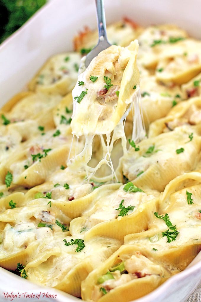 Cheesy Chicken Bacon Alfredo Stuffed Shells Recipe, chicken, comfort food, creamy and cheesy stuffed shells, easy and quick dinner, green onions, homemade Alfredo sauce, kid approved dish, kids love it, make ahead of time dinner, make ahead recipe, natural smoked bacon, stuffed shells