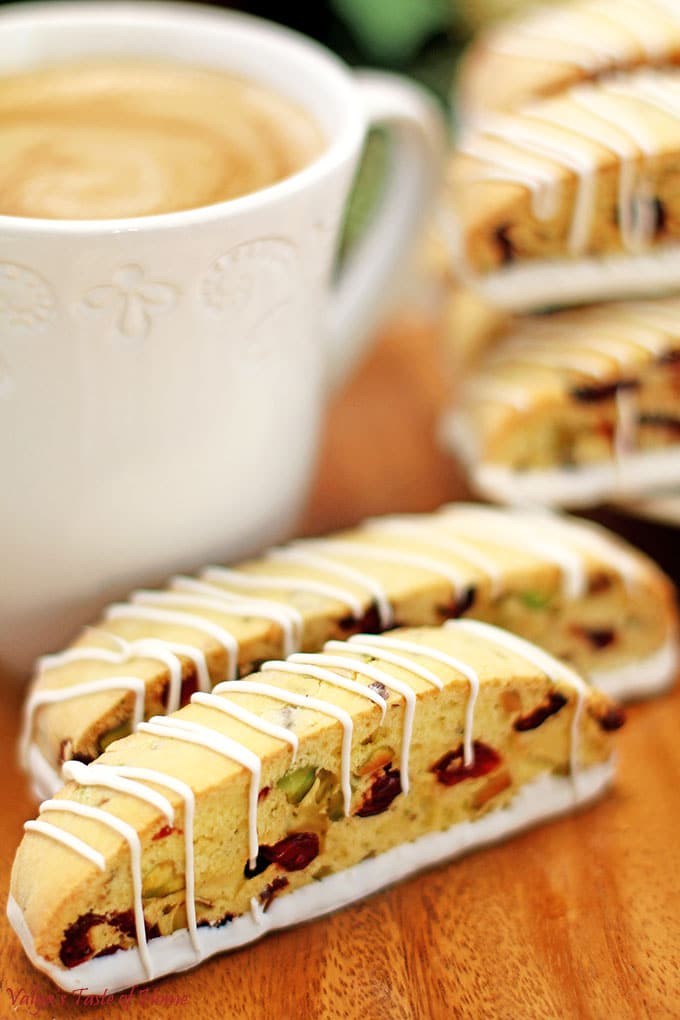 bake with kids, Biscotti Recipe, biscottis, chocolate cookies, Christmas baking, cookies, decor cookies, holiday baking, Holiday dessert, kids approved, perfect with coffee, pistachio nuts, tea dessert, White Chocolate Cranberry Pistachio Biscotti Recipe