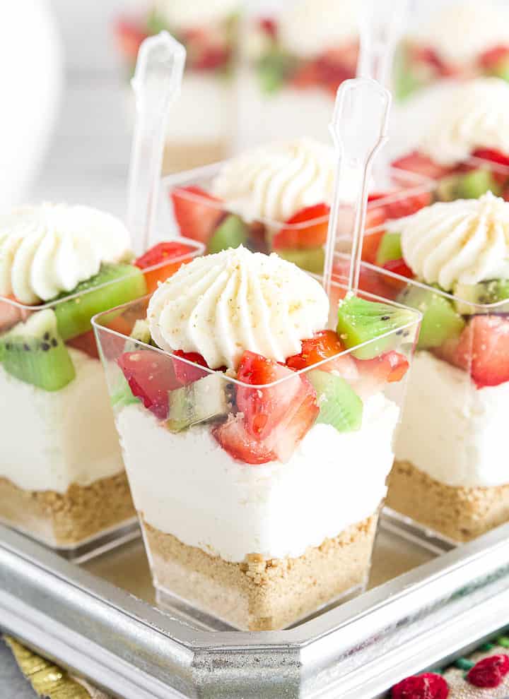 What’s best is that these are no-bake Strawberry Kiwi Cheesecake Parfaits, meaning you don’t need to pop these in the oven at all!