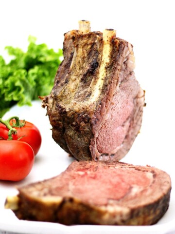 beef, bone-in rib roast, bone-in steak, juicy, ribeye steak, roasted standing bone-in steak, so delicious, soft, standing beef steak, Standing Bone-in Ribeye Roast Recipe, steak, tender