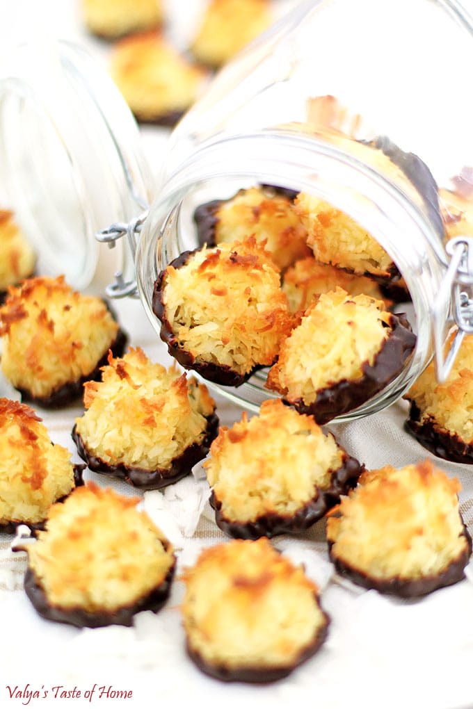 Chocolate Dipped Coconut Macaroons, coconut flakes, coconut flour, cookies, dark chocolate, delicious, easy and quick, easy recipe, gluten free, homemade, homemade coconut macaroon cookies, macaroon cookies, yummy cookies