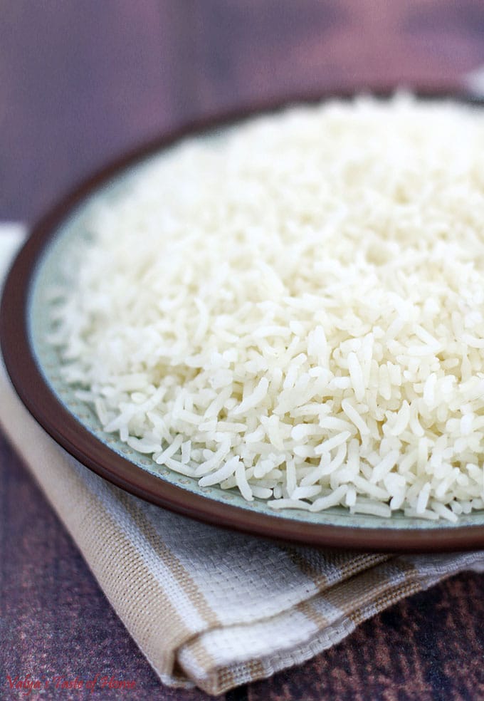 easy recipe, how to cook rice, Perfect Stovetop White Rice, perfectly cooked white rice, quick and easy recipe, rice, rice cooking tips, stovetop cooked rice, tips and tricks to a perfect recipe, whiter rice