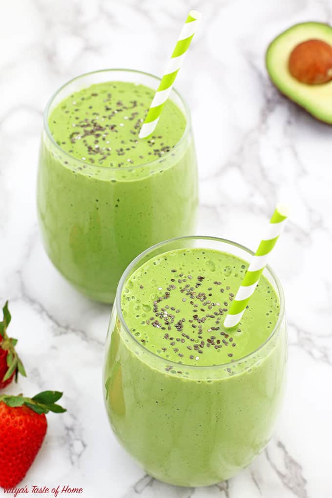 This Healthy Avocado Spinach and Strawberry Smoothie for breakfast or lunch when you have realized your tight schedule just stole your lunch again can be an incredible lifesaver.